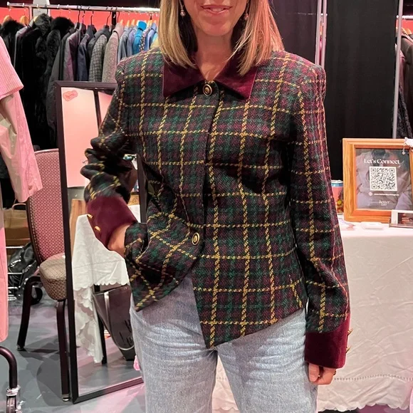 Vintage Kasper ASL tailored Women's Chanel style
Plaid blazer - Picture 2 of 9